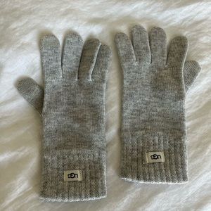UGG Women’s Knit Tech Touchscreen Gloves in Gray